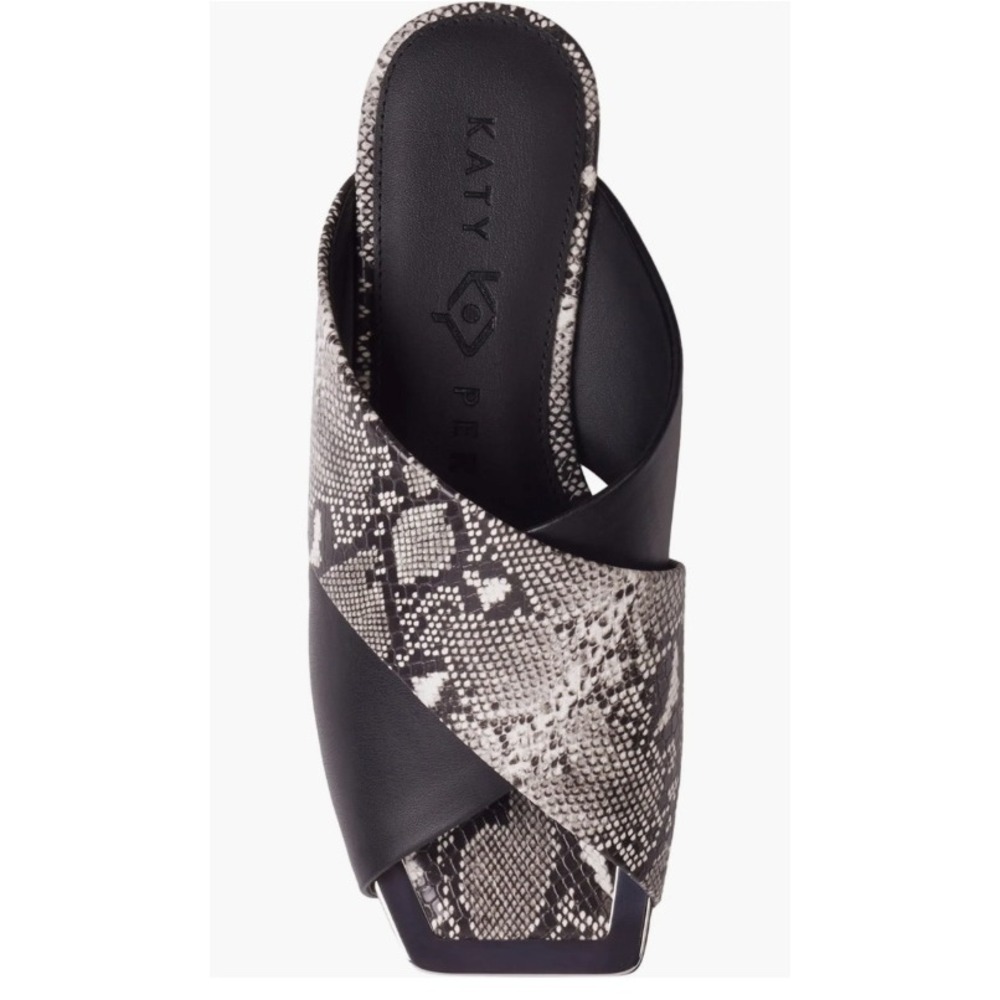Katy Perry Snakeskin Slide‎ Flat Sandals Black White Metal Toe Accent 7M NEW - Picture 2 of 4